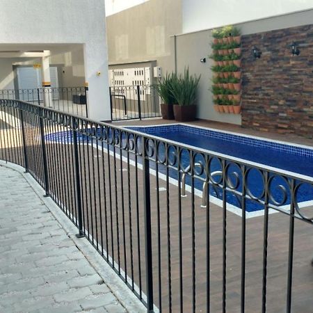 Var-101A Dpto Amplio En Condominio Cerrado Con Piscina Bombinhas Buitenkant foto